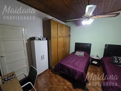 Casa en Venta con 3 cocheras