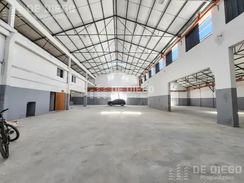 Alquiler Deposito de 2600 m2, A pocos metros de Caminito y de la zona turistica de la Boca,