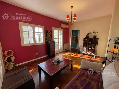 Inmejorable "sector" 3 ambientes 44m2. Mucha luz. (2do piso por escalera)