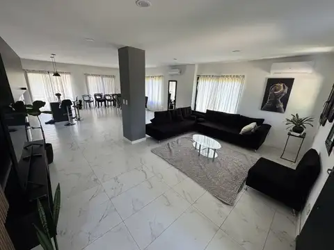 Depto Tipo Casa en Venta de 4 ambientes