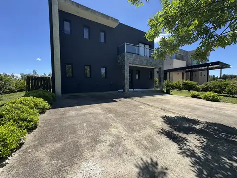 Depto Tipo Casa en Venta con 4 cocheras