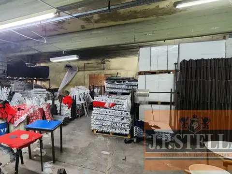 Galpón de Losa y chapa en 2 Plantas 1500 m² Cubiertos - Lomas De Zamora