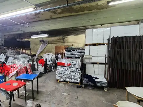 Galpón de Losa y chapa en 2 Plantas 1500 m² Cubiertos - Lomas De Zamora