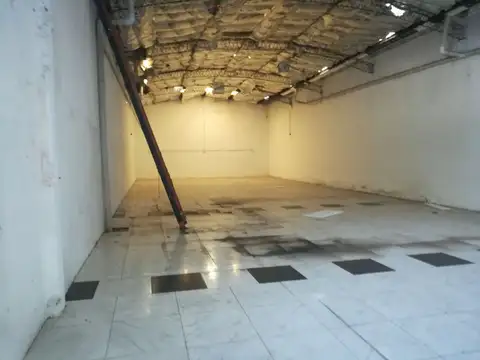 Galpon en Alquiler en Villa Dominico, USD 1.000