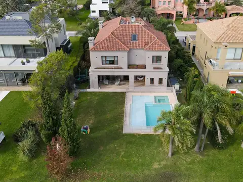 ESPECTACULAR RESIDENCIA 450 M2  6 AMB + CAVA PLAYROOM