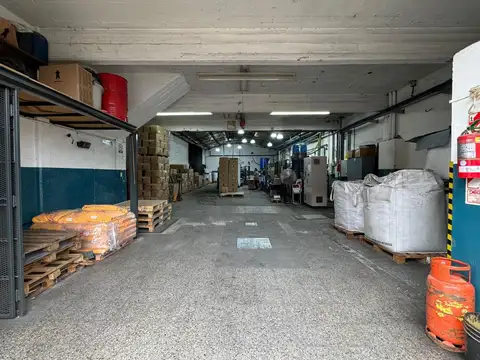 Galpón de 400 mts en Loma Hermosa