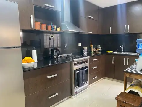 Casa 4 ambientes con 4 baños