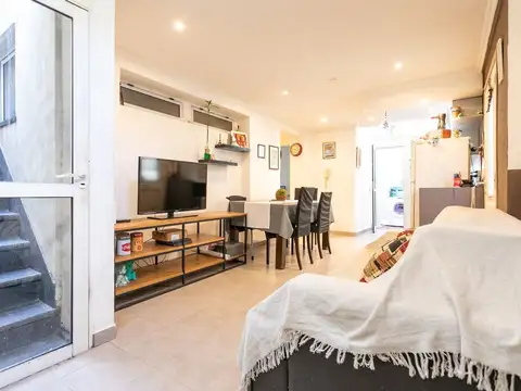 Depto Tipo Casa en Venta en Villa del Parque, USD 155.000