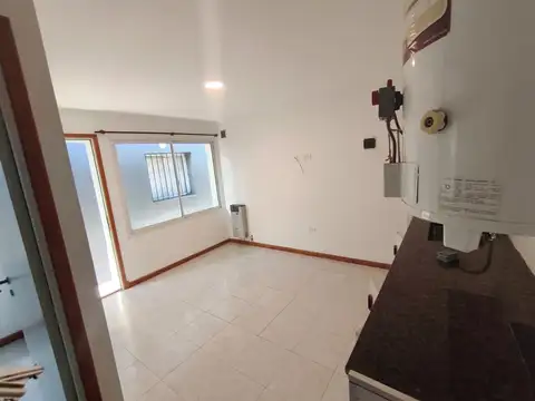 Depto Tipo Casa en Alquiler de 1 dormitorio
