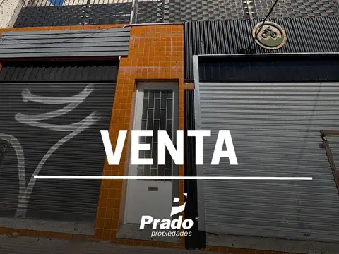 VENTA EN CONJUNTO DE 3 UNIDADES FUNCIONALES: PH EN PRIMER PISO POR ESCALERA Y DOS LOCALES COMERCIALES.