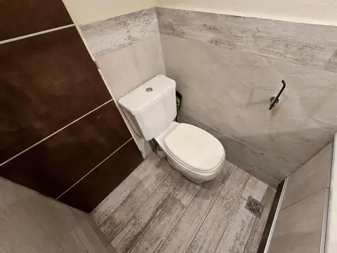 VENTA CASA DUPLEX 4 AMB JARDIN PILETA COCHERA