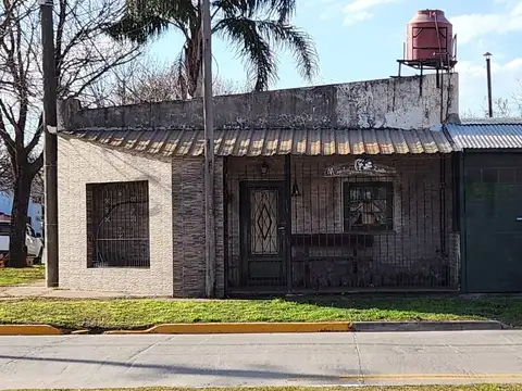 Venta de casa con galpón en Rafaela