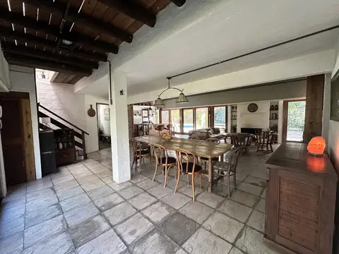 Casa 5 ambientes con 3 baños