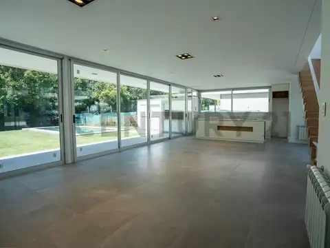 Casa en Venta en Villa Elisa, USD 315.000