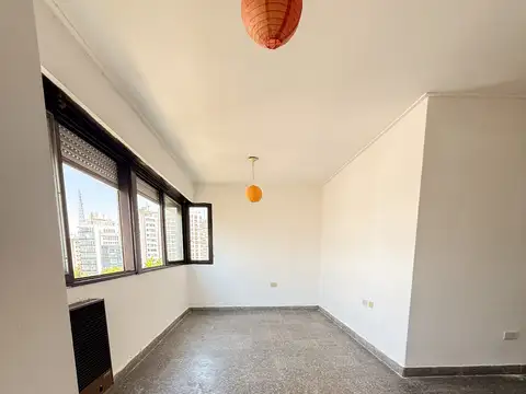 Departamento 3 Dormitorios, Al Frente!! Excelente Ubicación! Calle 54 Entre 4 Y 5.- Sup. 73 M2.