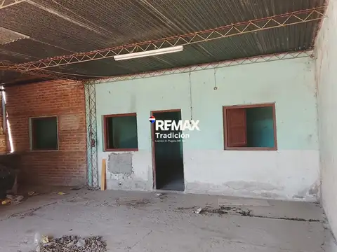 VENTA DE  CASA A RECICLAR EN FONTANA