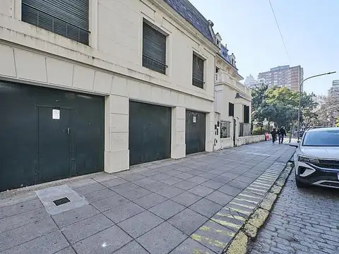 Casa 27 ambientes con 18 baños