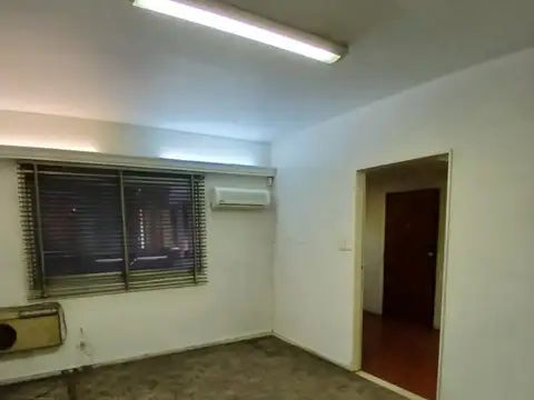 Oficina 3 ambientes con 1 baño