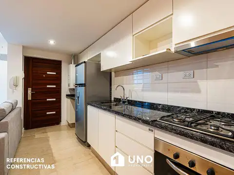 Balcarce y San Lorenzo - Amplio Dpto de 2 Dormitorios. Cochera disponible.