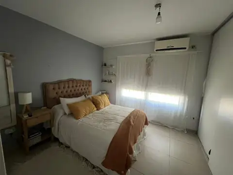 Casa en Alquiler con 1 cochera