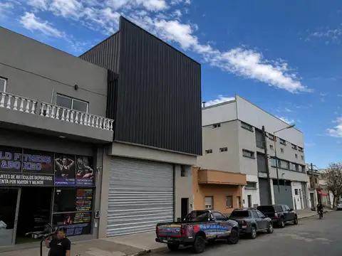 ALQUILER | LOCAL CON DEPOSITO | EXCELENTE UBICACIÓN | A ESTRENAR