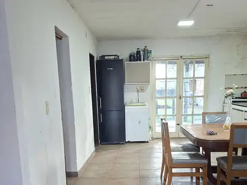 Casa 4 ambientes con 1 baño