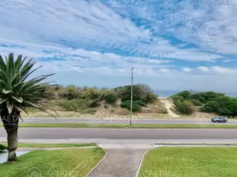 Departamento en venta en Arenas Blancas con vista al mar.