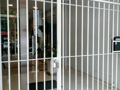 Coronel Ramón Lorenzo Falcón 3000, Piso 7