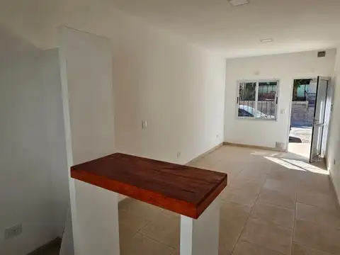¡Oportunidad 49.000 dólares! Casa a estrenar de 2 Dormitorios con patio! Copello y Basualdo