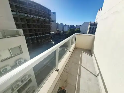 Alberti 1200 , Piso 8