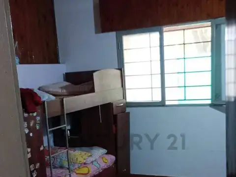Casa 4 ambientes con 1 baño