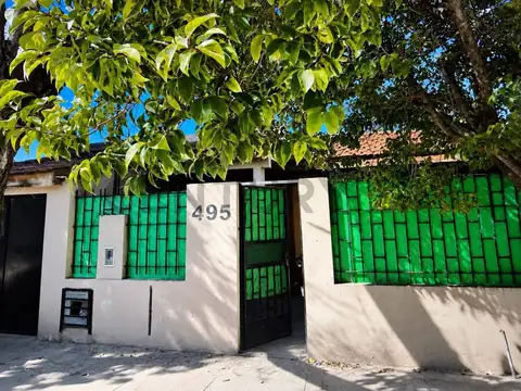 Casa de 3 Dormitorios en Venta en Berisso