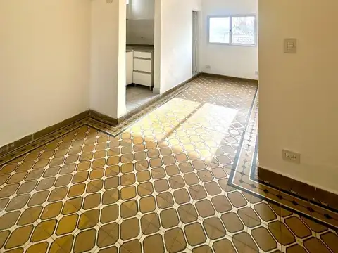 Dpto 2 amb, 1er piso por escalera con terraza - Temperley