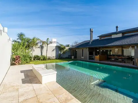 Quinta en Venta en Mercedes, USD 11.111