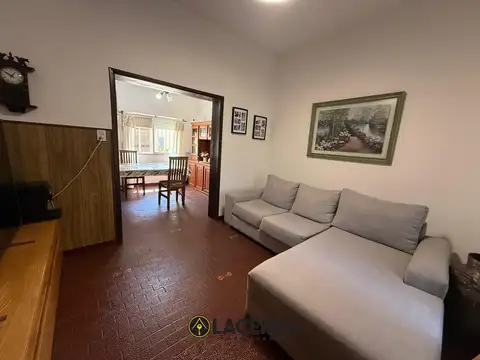 Venta de excelente casa 4 Ambientes José León Suarez