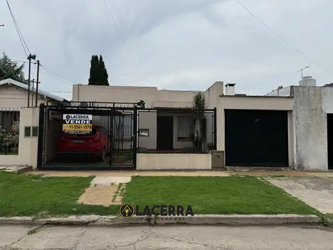 Venta de excelente casa 4 Ambientes c doble cochera José León Suarez