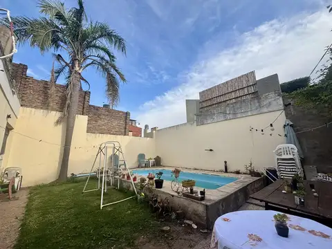 Casa en Barrio España y Hospitales 4 dormitorios con Jardín y Pileta