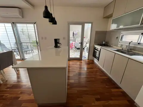 Depto Tipo Casa en Venta 8 años