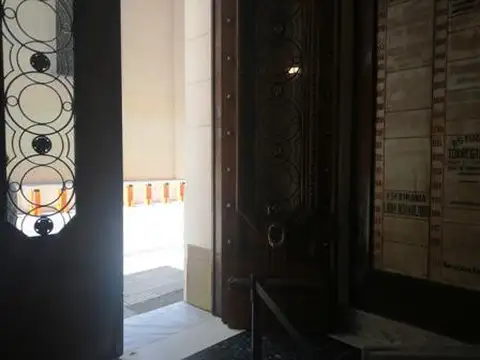 Oficina en Alquiler 100 años