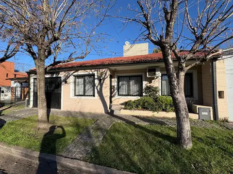 Casa tres ambientes en venta en Ituzaingo norte