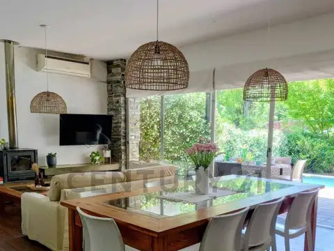 CASA EN VENTA EN VILLA ELISA 3 DORMITORIOS PARQUE Y PILETA