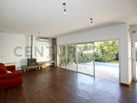 Casa en Venta en Villa Elisa, USD 155.000