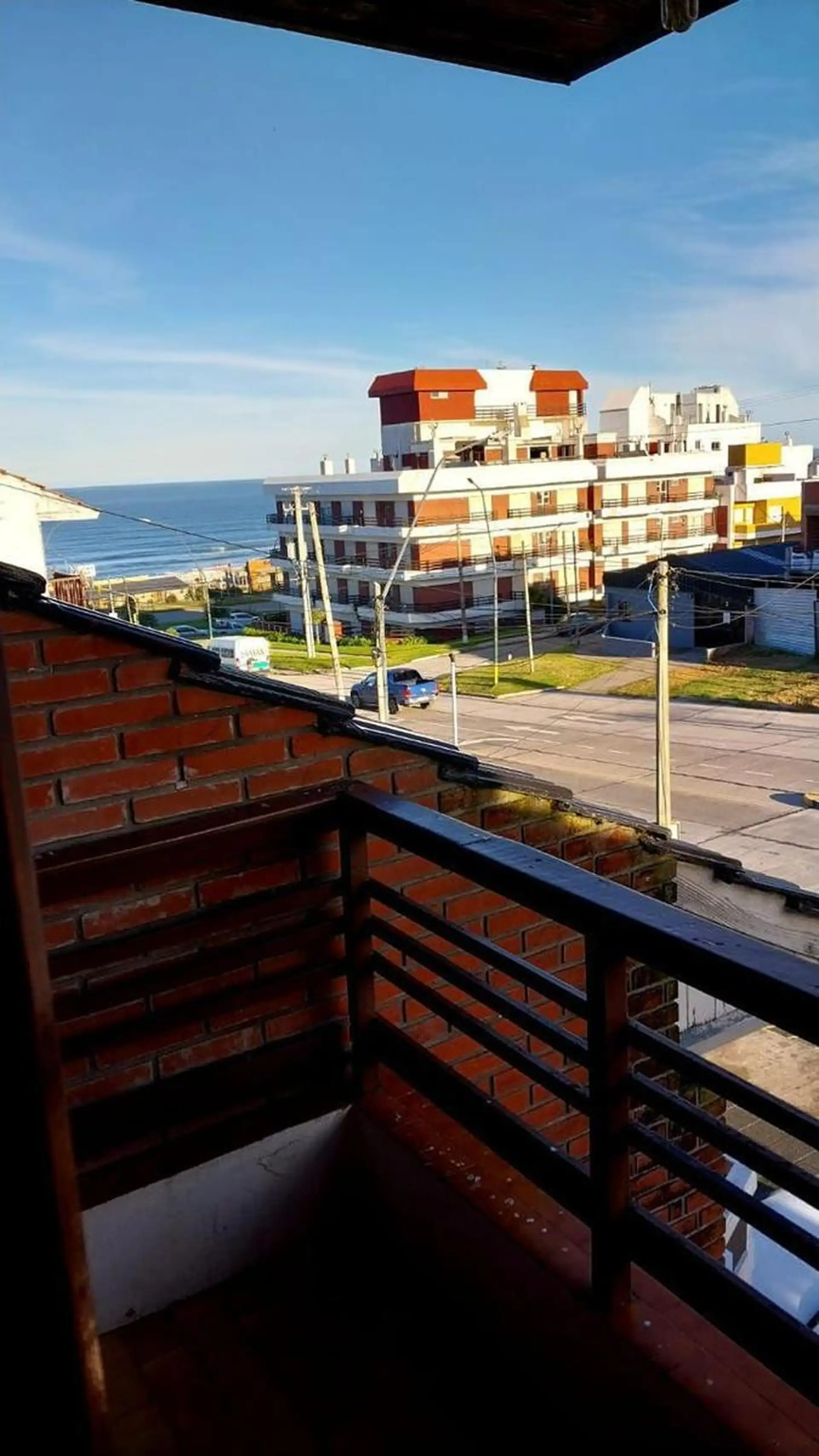 4 dúplex en block con cocheras y jardín con parrilla