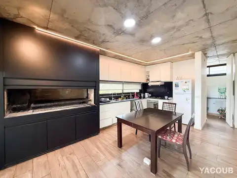 Casa en alquiler - 3 Dormitorios 3 Baños - City Bell