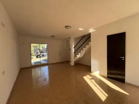 Venta duplex 3 ambientes - Barrio San Rafael - Grand Bourg