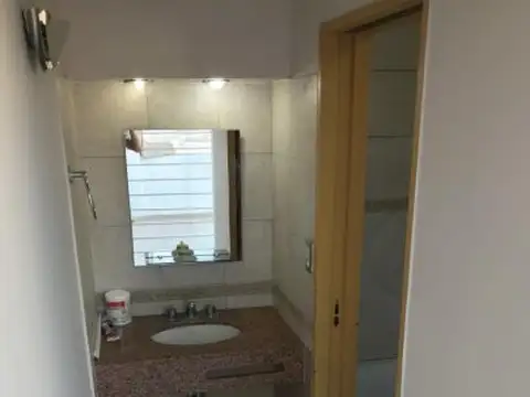 Departamento 5 ambientes con 2 baños