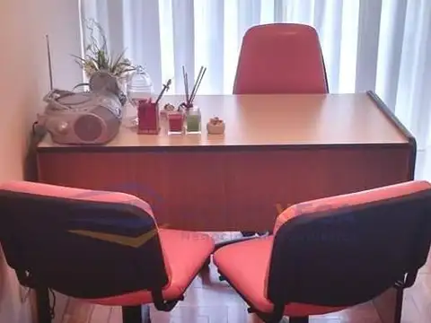 Oficina 4 ambientes con 1 baño