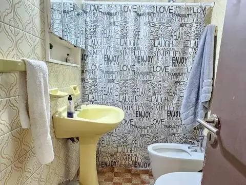 Casa 4 ambientes con 1 baño