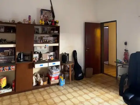 Casa con local a la calle
