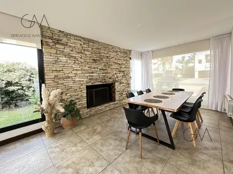 Casa 4 ambientes con 3 baños